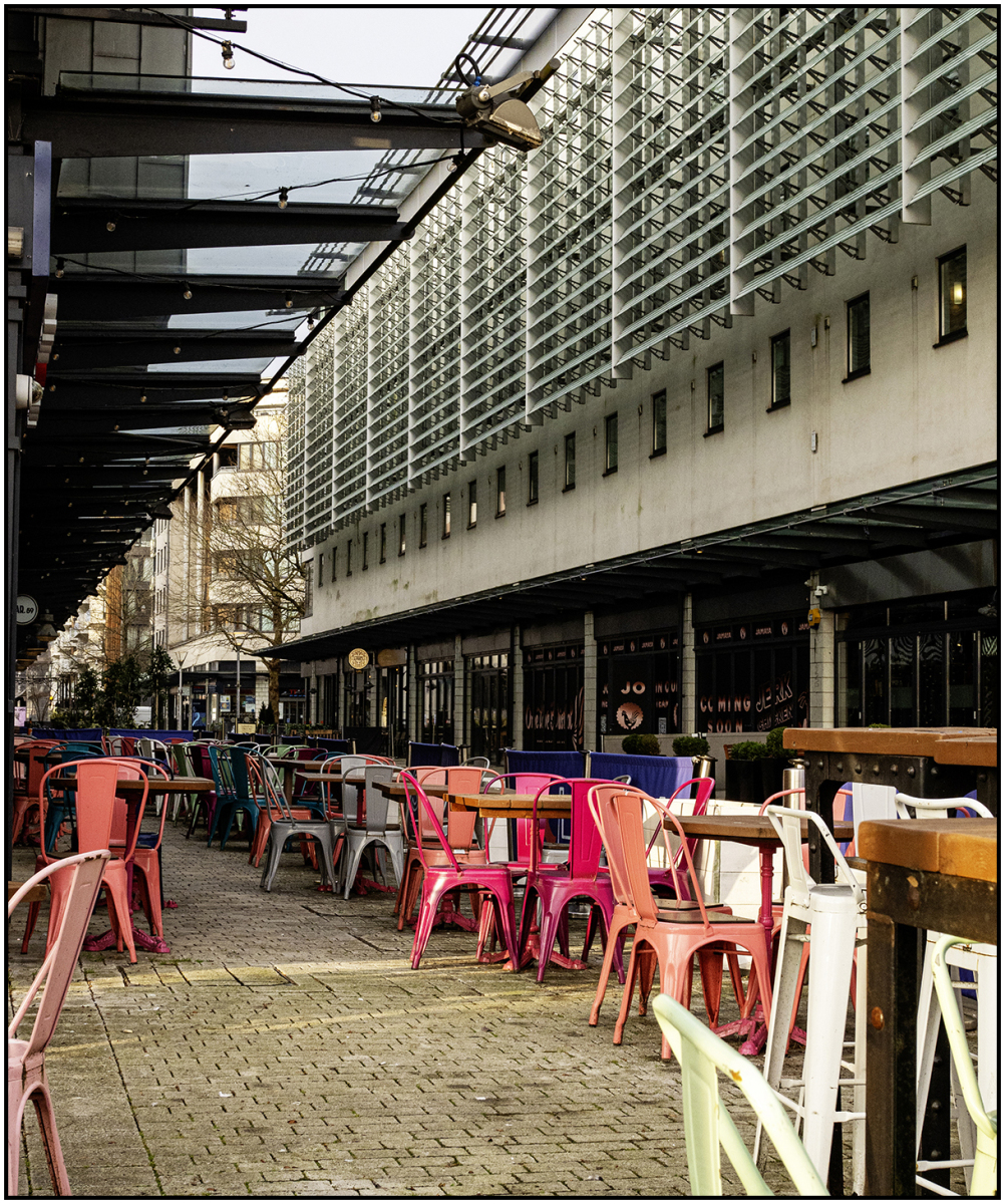 Empty Sidewalk (© Bea von der Haar) empty Sidewalk - Bristol Millennium Square