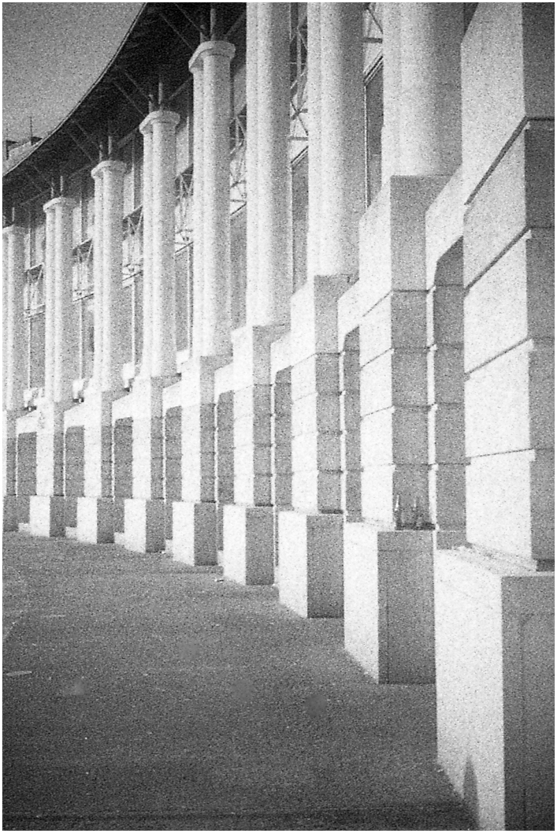 Columns (© Peter Young) Columns - Bristol Docks
